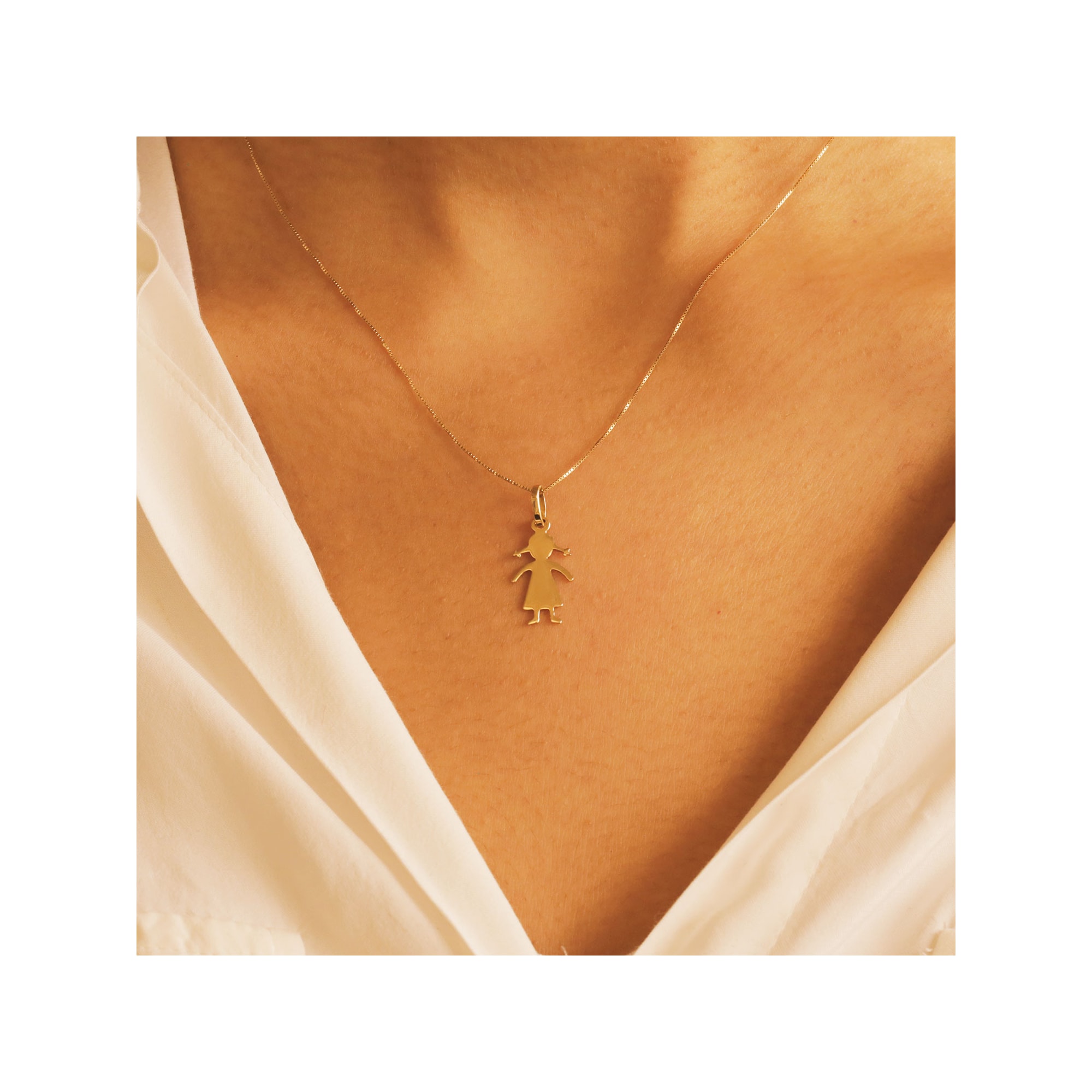Pingente liso menina em ouro amarelo